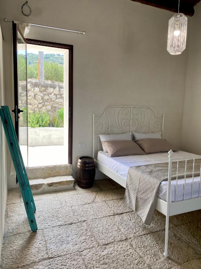 La Dimora Delle Coste Apartment Комизо Екстериор снимка