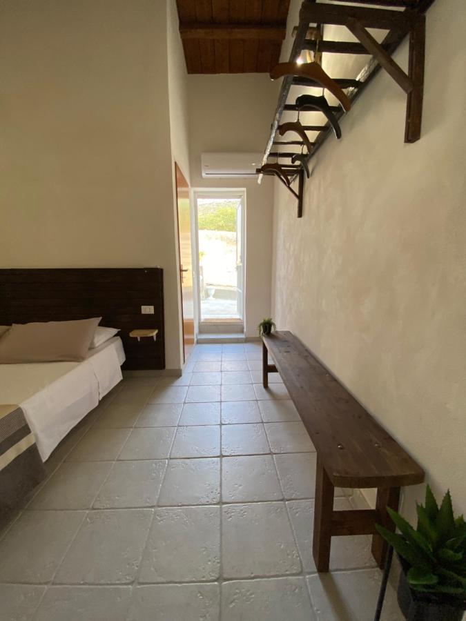 La Dimora Delle Coste Apartment Комизо Екстериор снимка