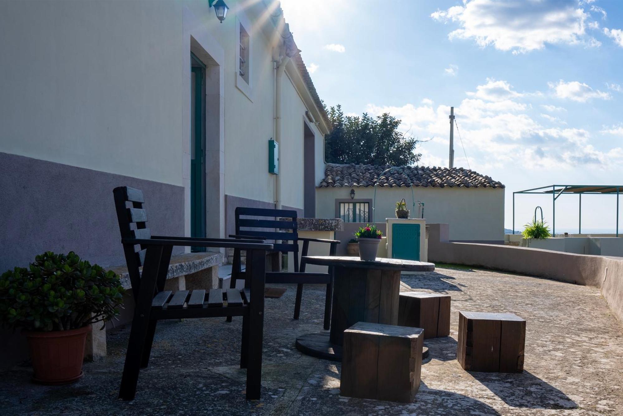 La Dimora Delle Coste Apartment Комизо Екстериор снимка