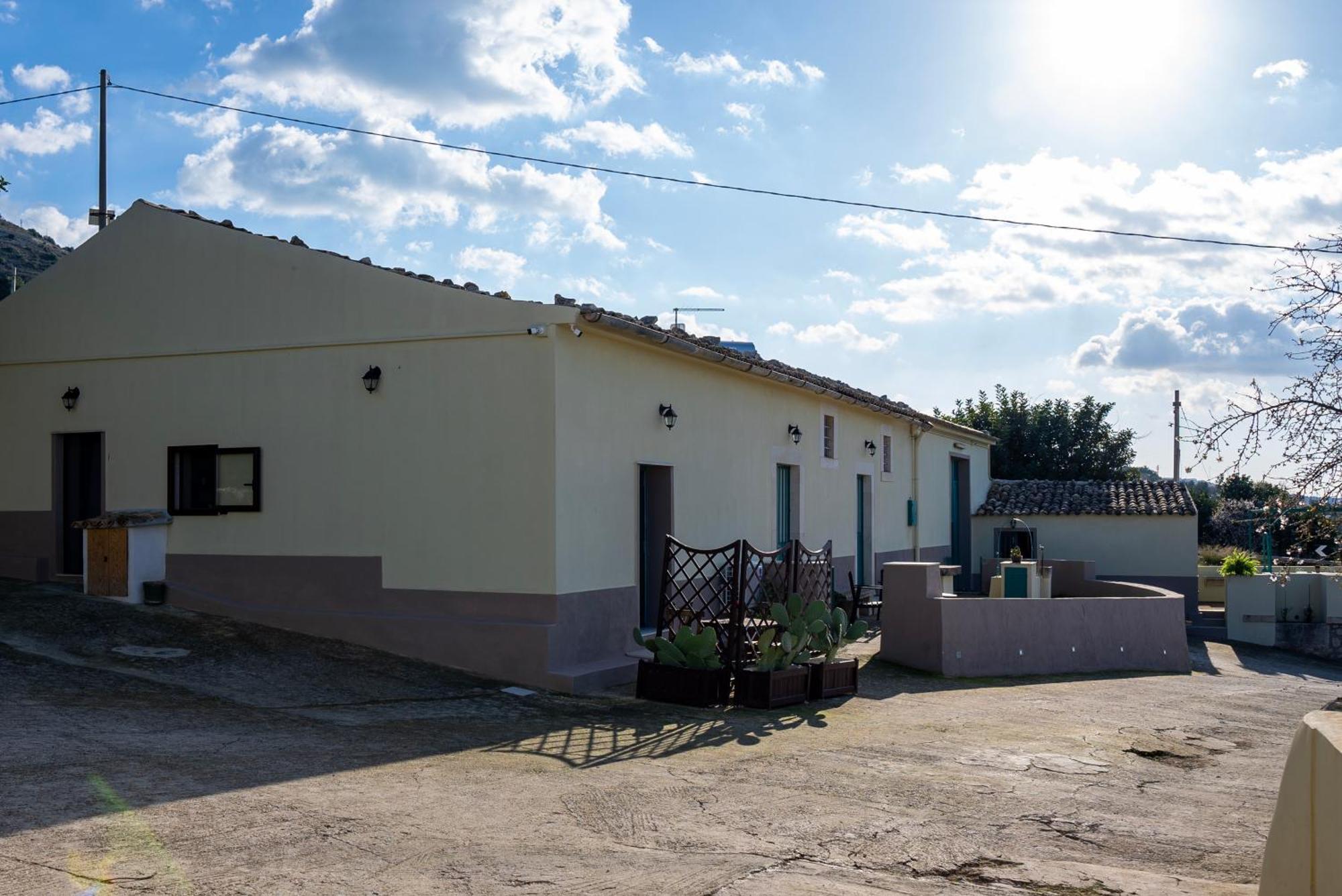 La Dimora Delle Coste Apartment Комизо Екстериор снимка