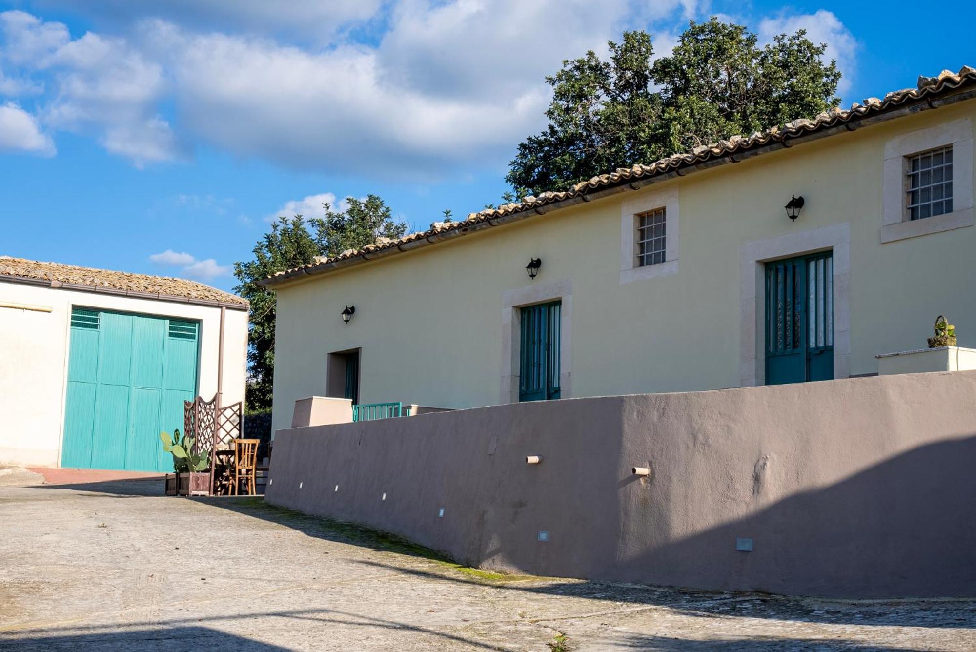 La Dimora Delle Coste Apartment Комизо Екстериор снимка