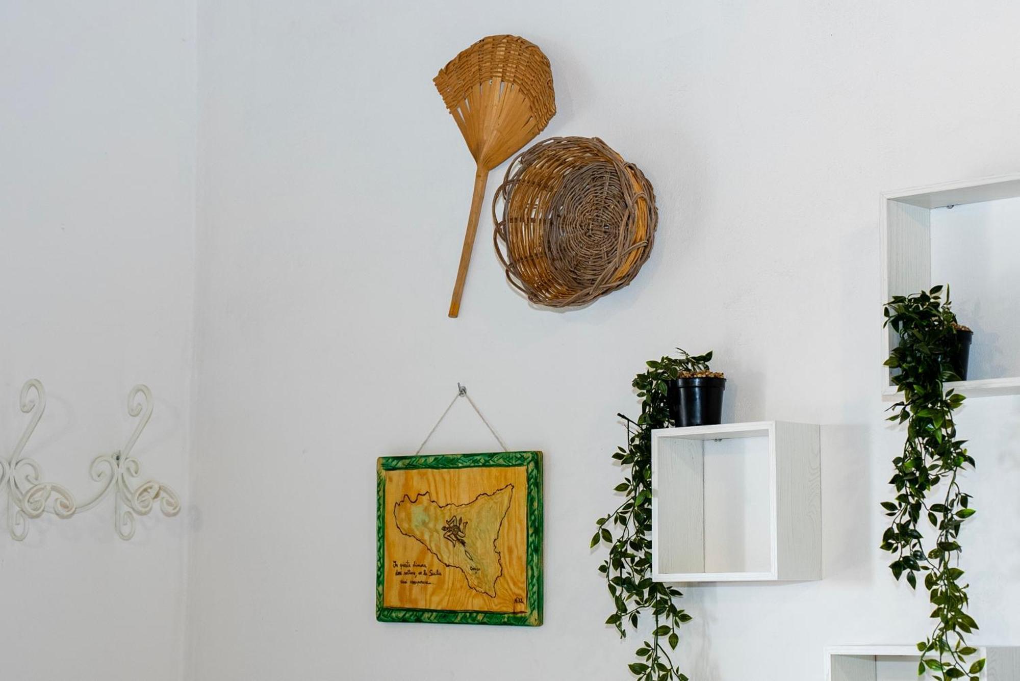La Dimora Delle Coste Apartment Комизо Екстериор снимка